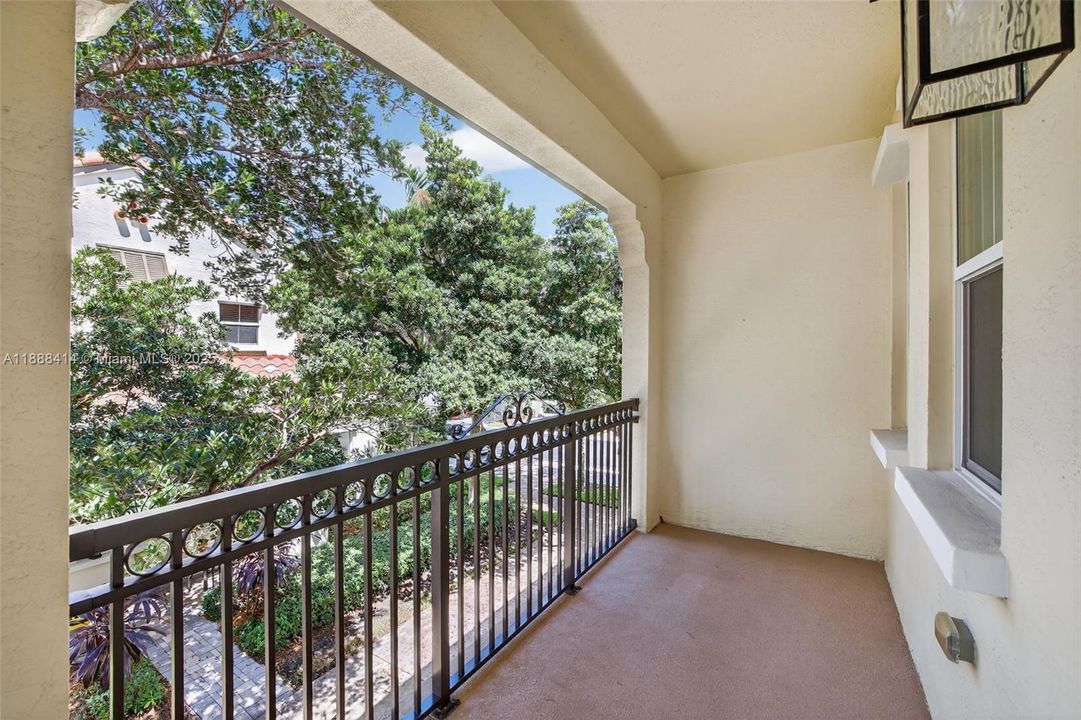 Под контрактом: $535,000 (3 спален, 2 ванн, 1334 Квадратных фут)