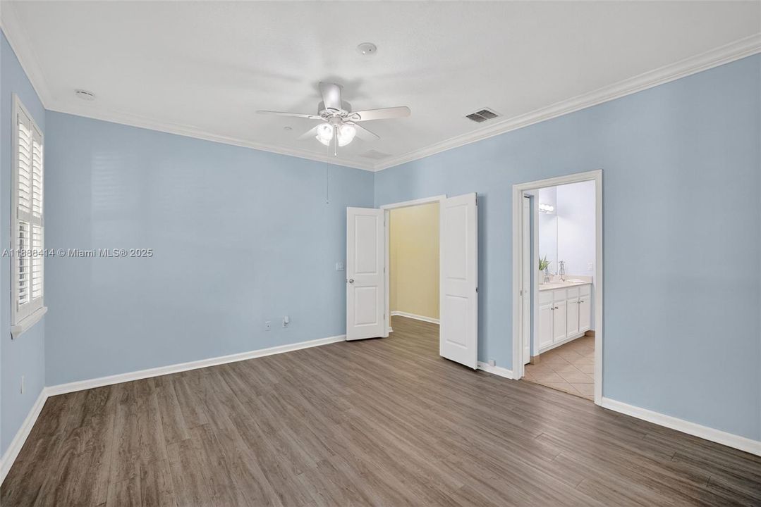 Под контрактом: $535,000 (3 спален, 2 ванн, 1334 Квадратных фут)