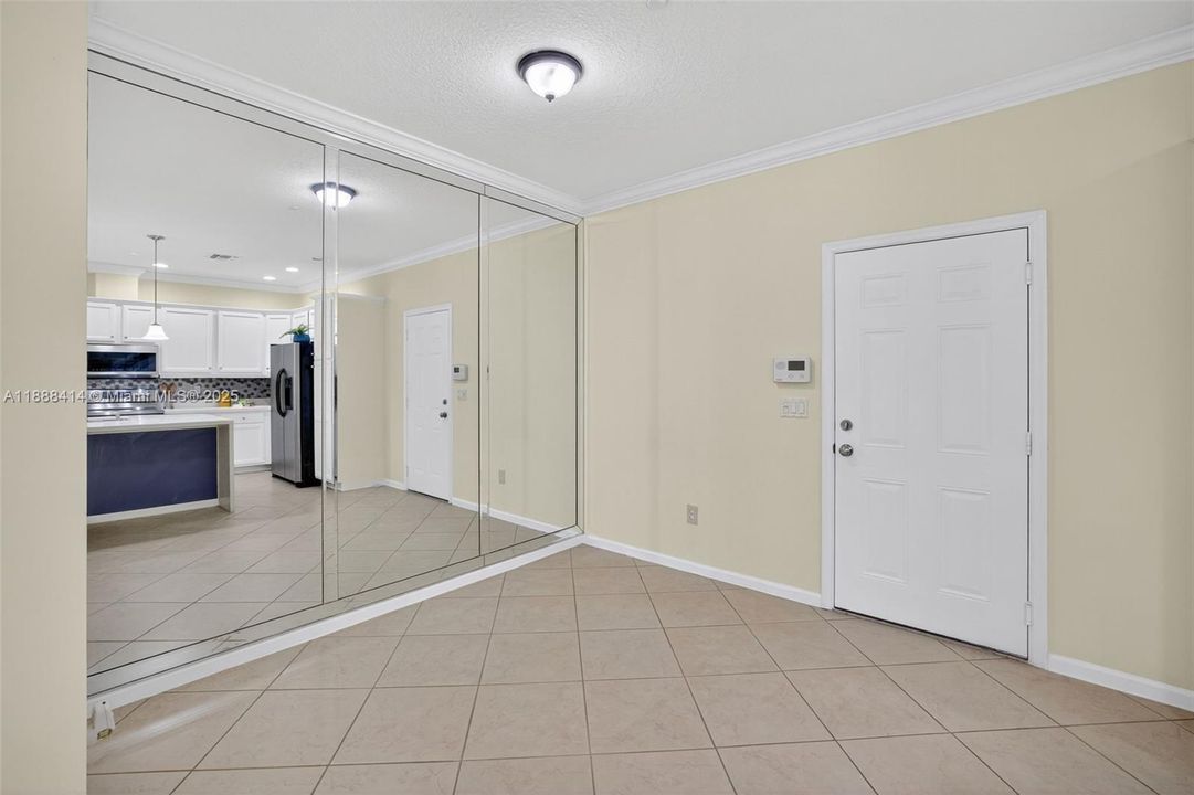 Под контрактом: $535,000 (3 спален, 2 ванн, 1334 Квадратных фут)