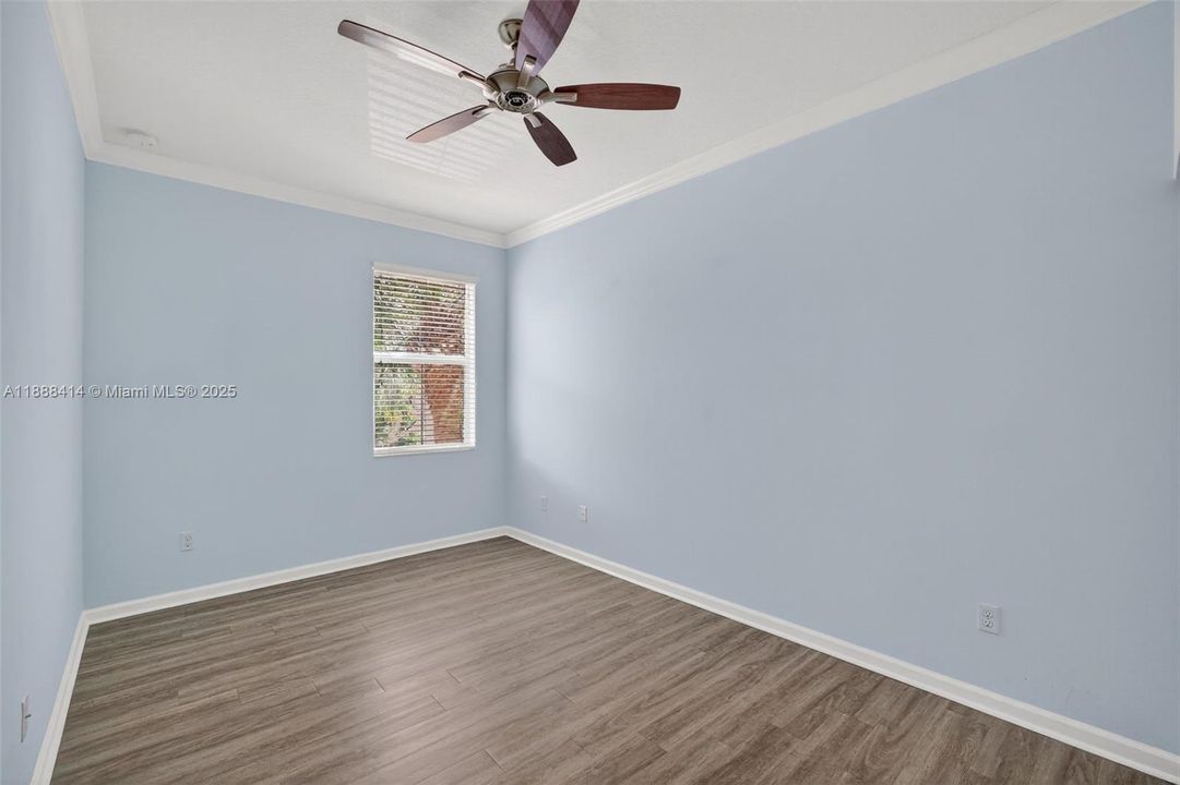 Под контрактом: $535,000 (3 спален, 2 ванн, 1334 Квадратных фут)