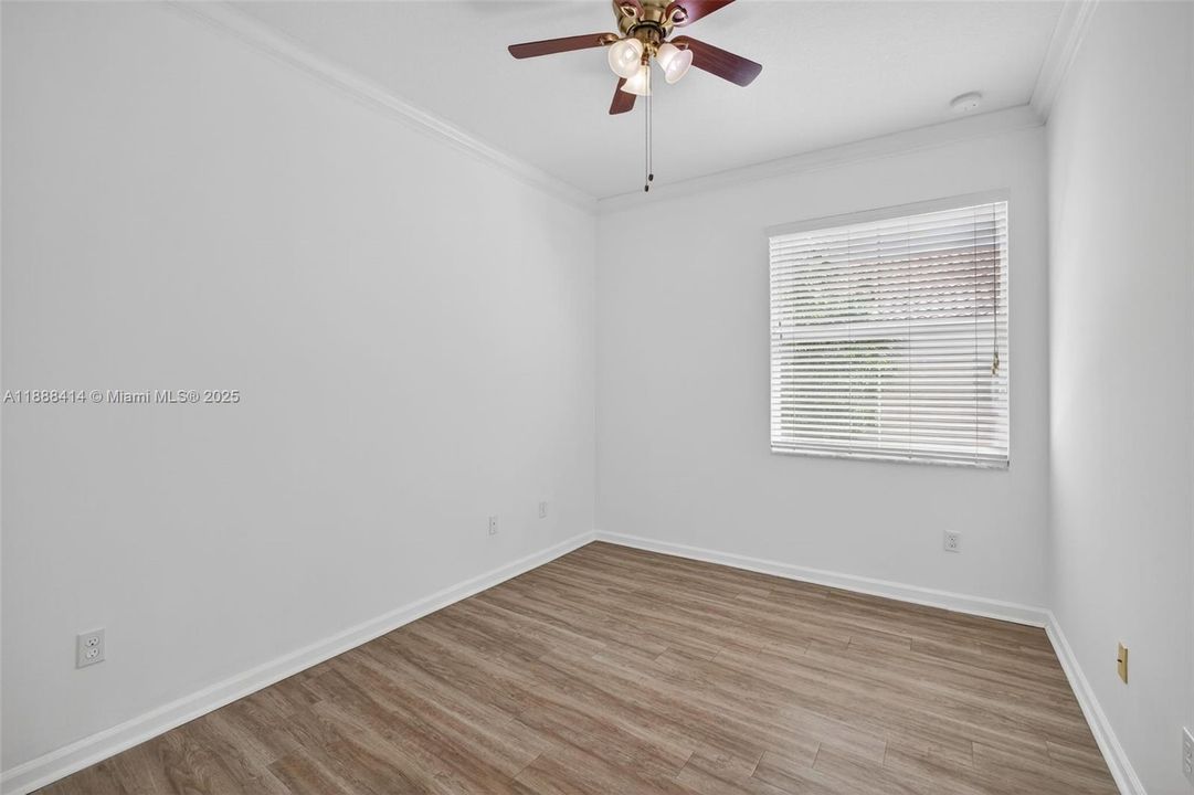 Под контрактом: $535,000 (3 спален, 2 ванн, 1334 Квадратных фут)