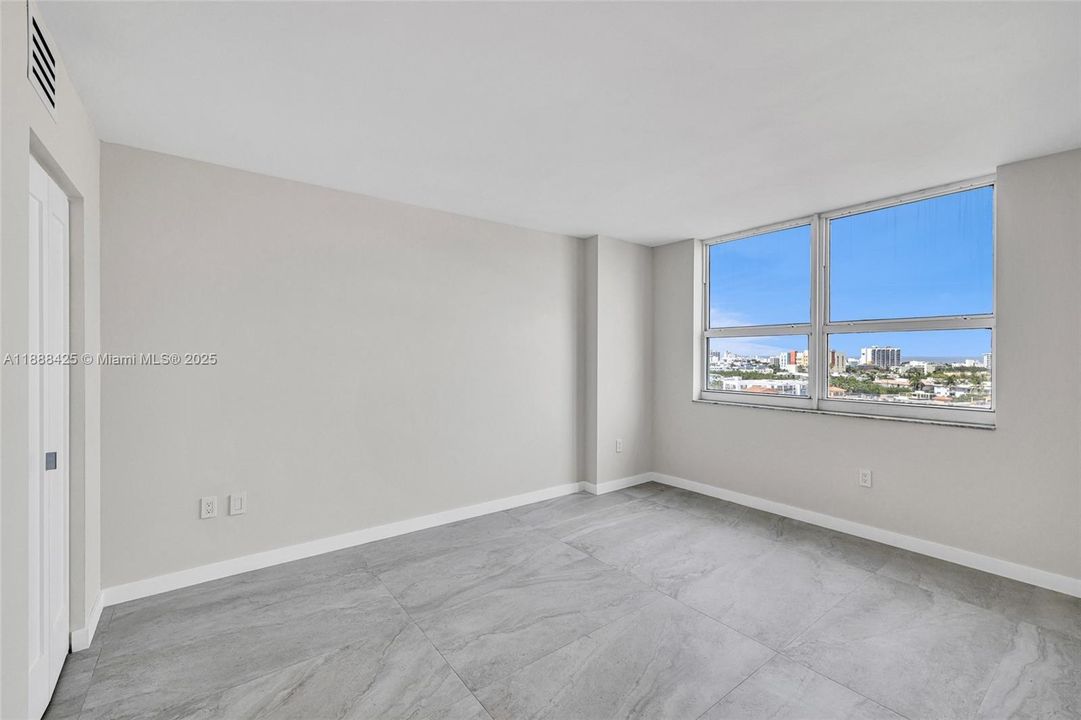 待售: $1,160,000 (2 贝兹, 2 浴室, 1080 平方英尺)