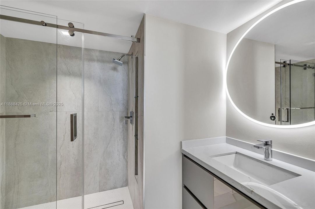 待售: $1,160,000 (2 贝兹, 2 浴室, 1080 平方英尺)