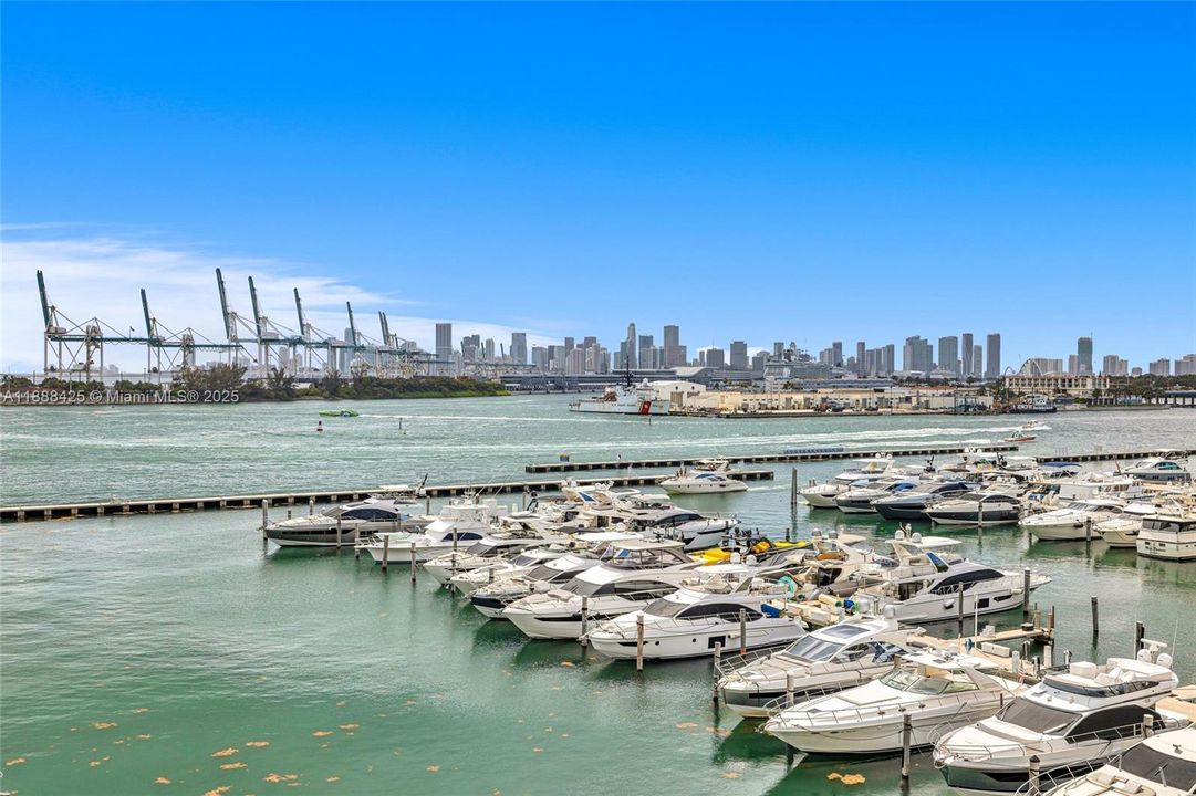 待售: $1,160,000 (2 贝兹, 2 浴室, 1080 平方英尺)