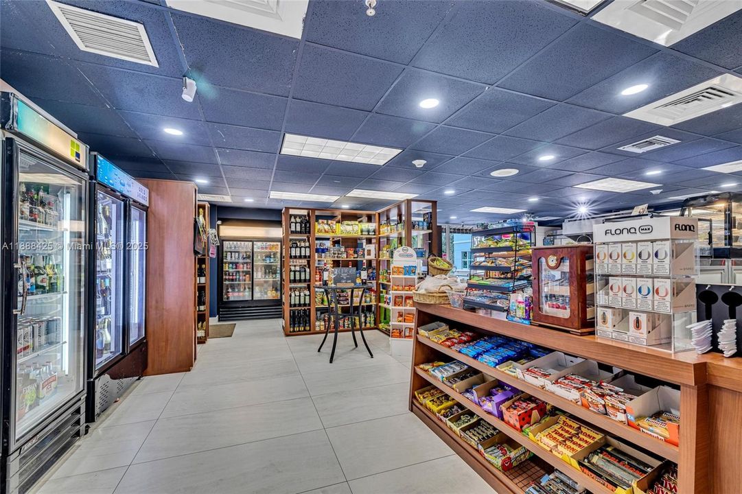 待售: $1,160,000 (2 贝兹, 2 浴室, 1080 平方英尺)