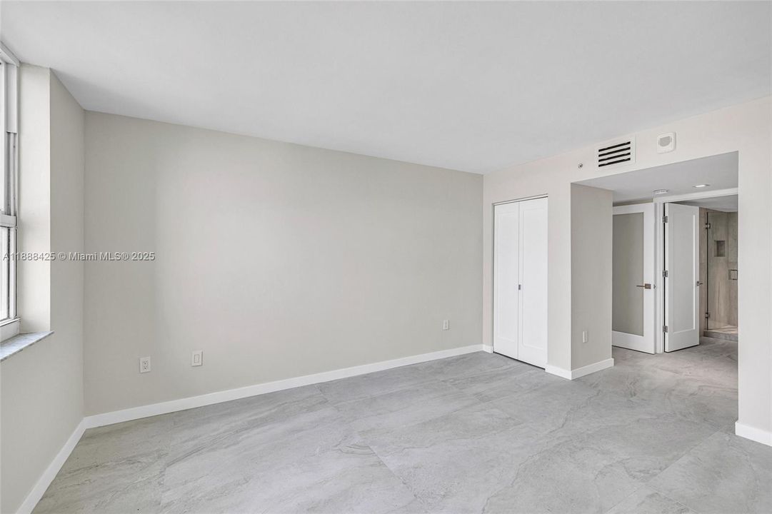 待售: $1,160,000 (2 贝兹, 2 浴室, 1080 平方英尺)