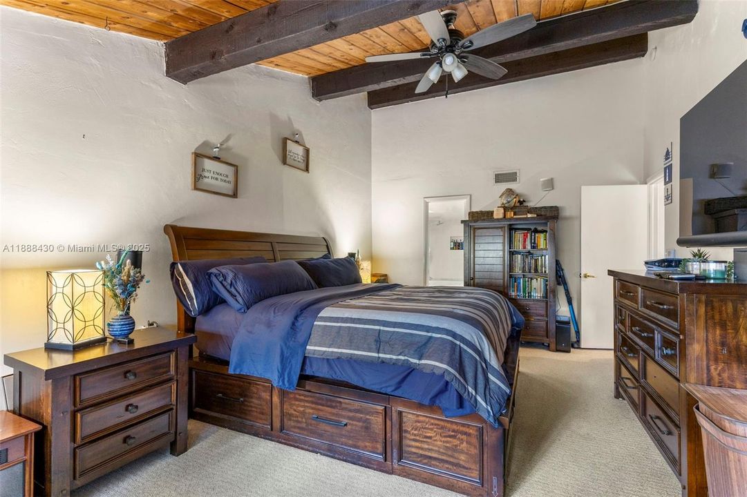 For Sale: $420,000 (3 beds, 2 baths, 1688 Square Feet)