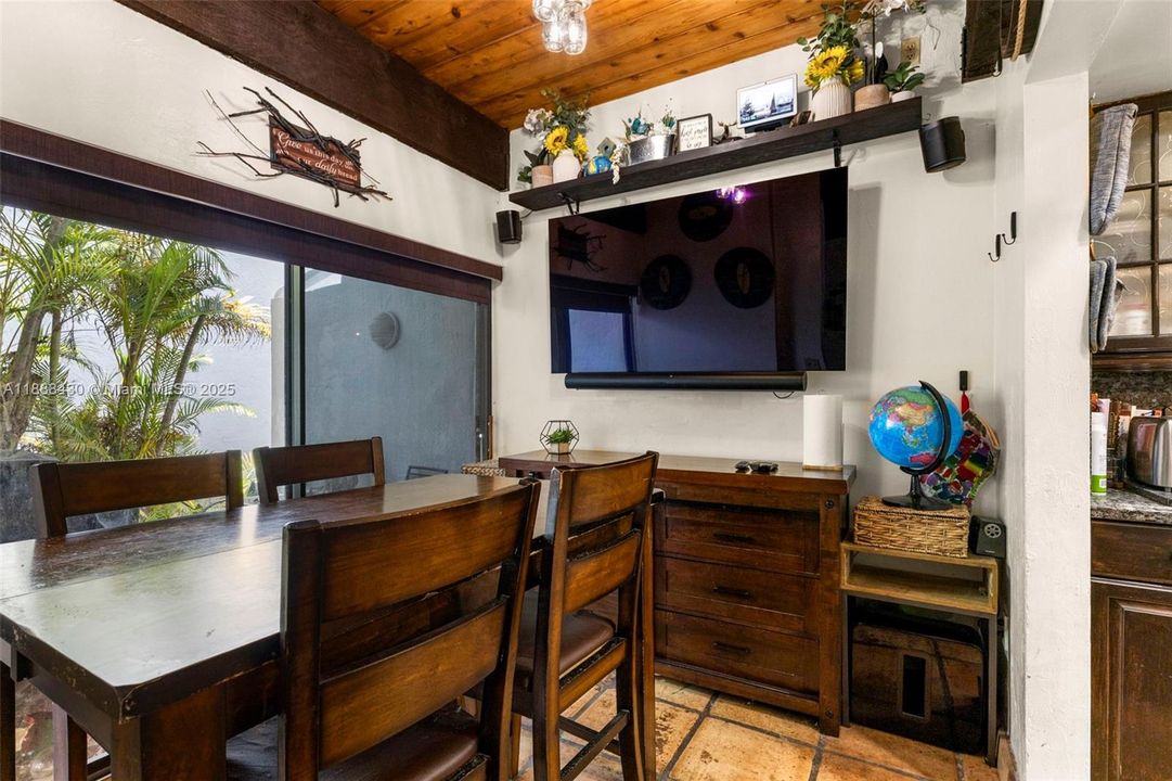 For Sale: $420,000 (3 beds, 2 baths, 1688 Square Feet)