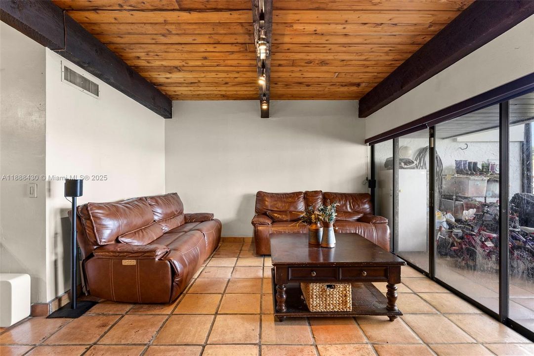 For Sale: $420,000 (3 beds, 2 baths, 1688 Square Feet)