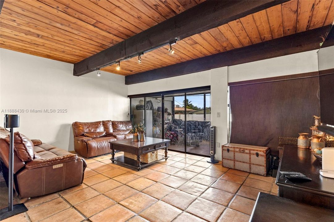 For Sale: $420,000 (3 beds, 2 baths, 1688 Square Feet)