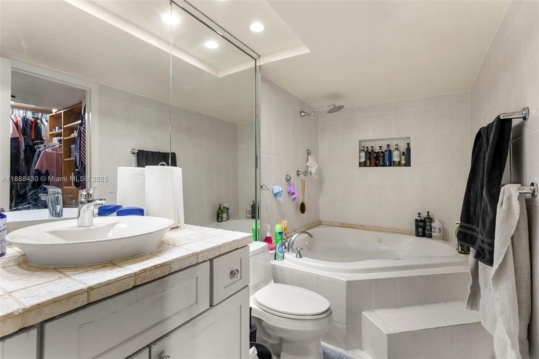 For Sale: $420,000 (3 beds, 2 baths, 1688 Square Feet)