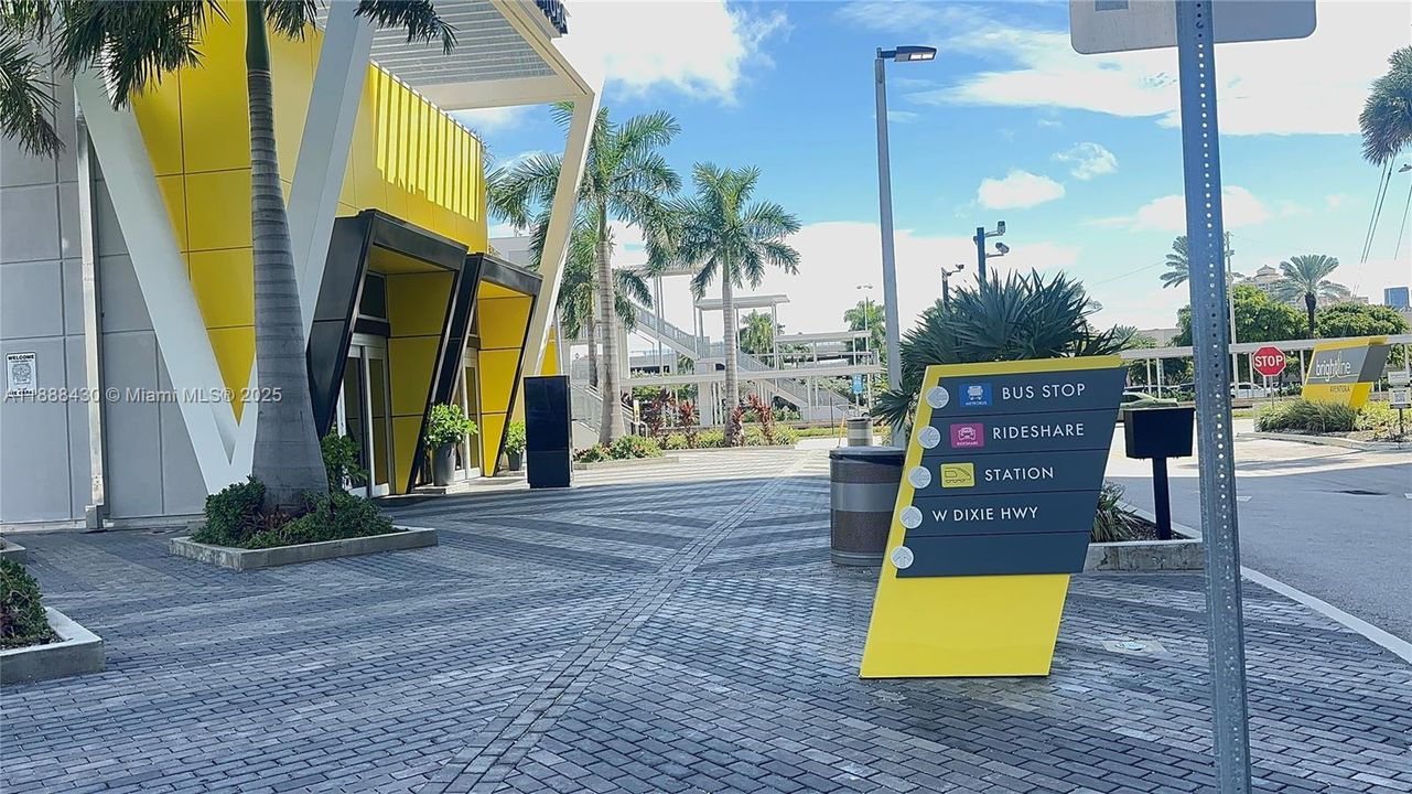 For Sale: $420,000 (3 beds, 2 baths, 1688 Square Feet)