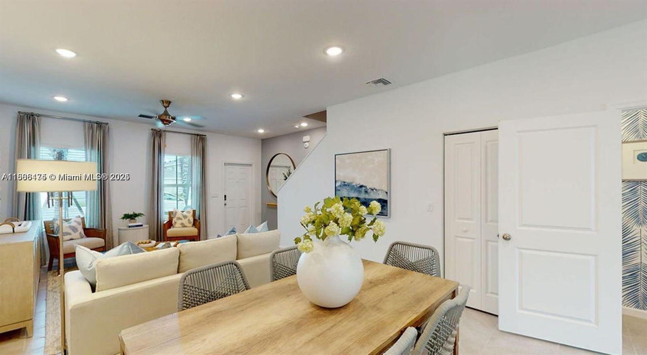 出租: $2,901 (2 贝兹, 2 浴室, 1510 平方英尺)