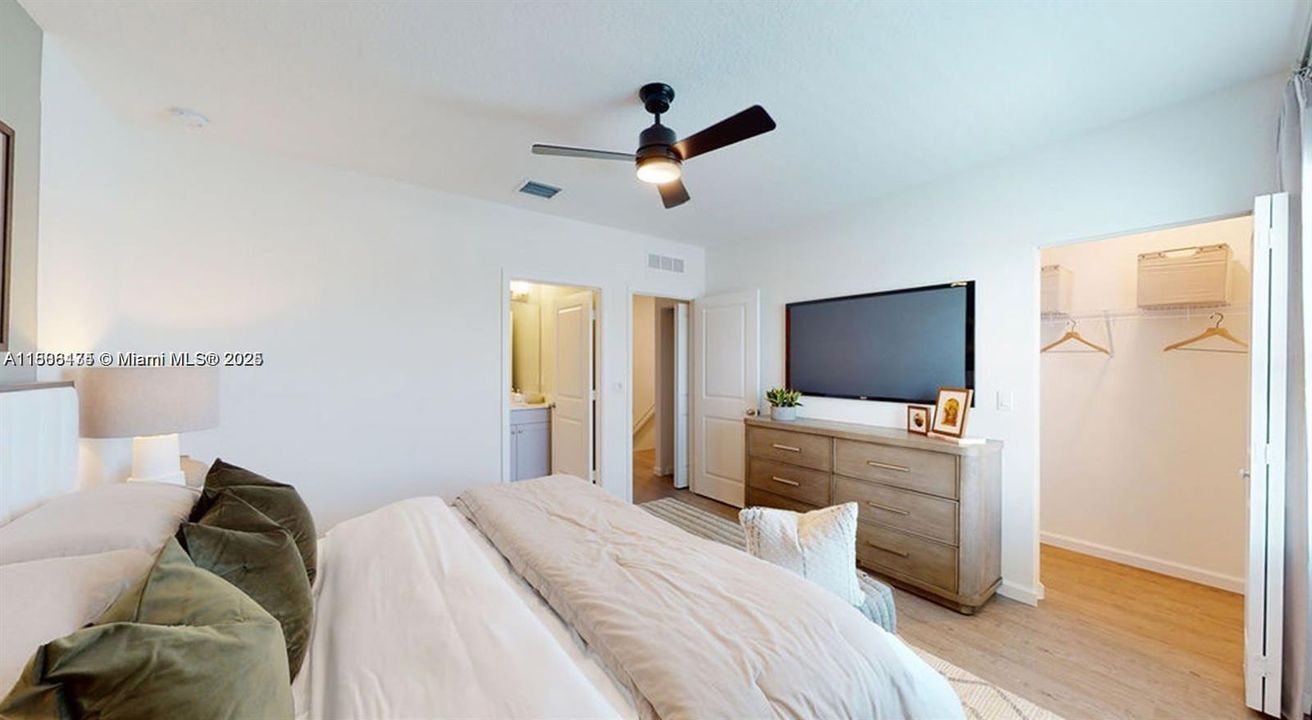 出租: $2,901 (2 贝兹, 2 浴室, 1510 平方英尺)