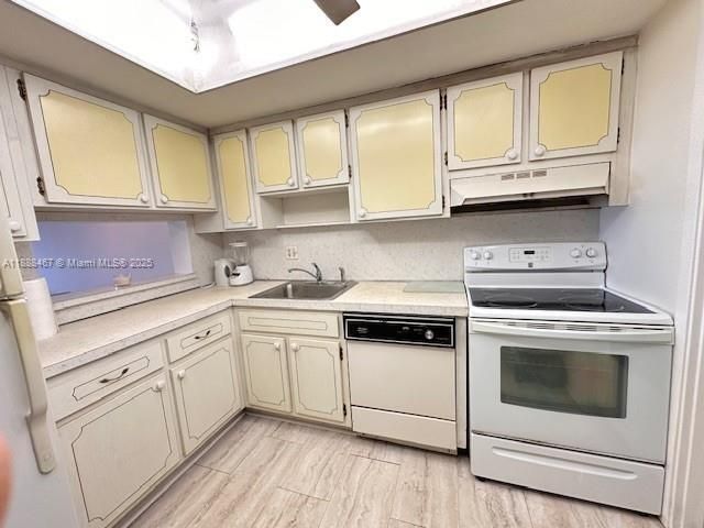 На продажу: $155,000 (1 спален, 1 ванн, 775 Квадратных фут)