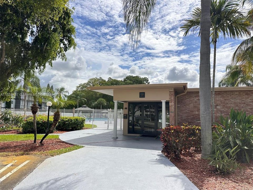 На продажу: $155,000 (1 спален, 1 ванн, 775 Квадратных фут)