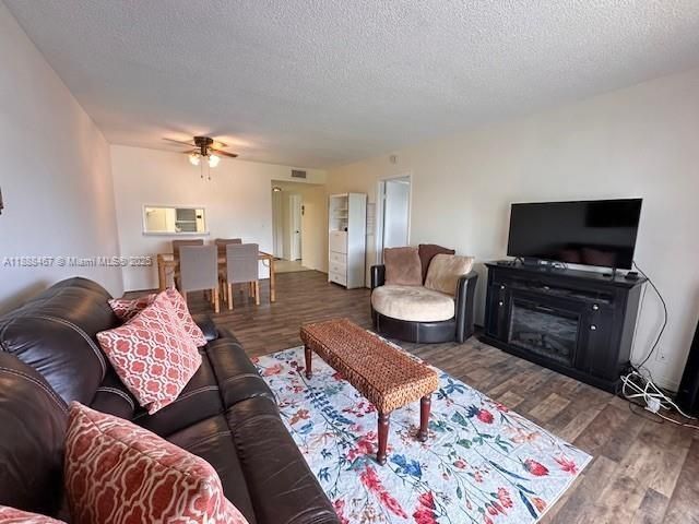 На продажу: $155,000 (1 спален, 1 ванн, 775 Квадратных фут)