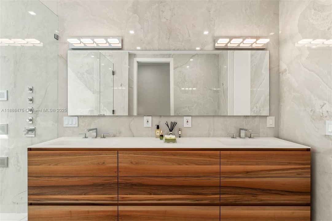 For Sale: $10,770,000 (5 beds, 6 baths, 4875 Square Feet)