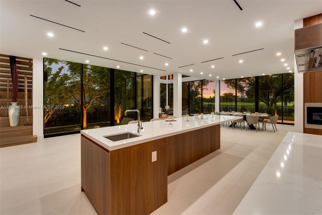 For Sale: $10,770,000 (5 beds, 6 baths, 4875 Square Feet)