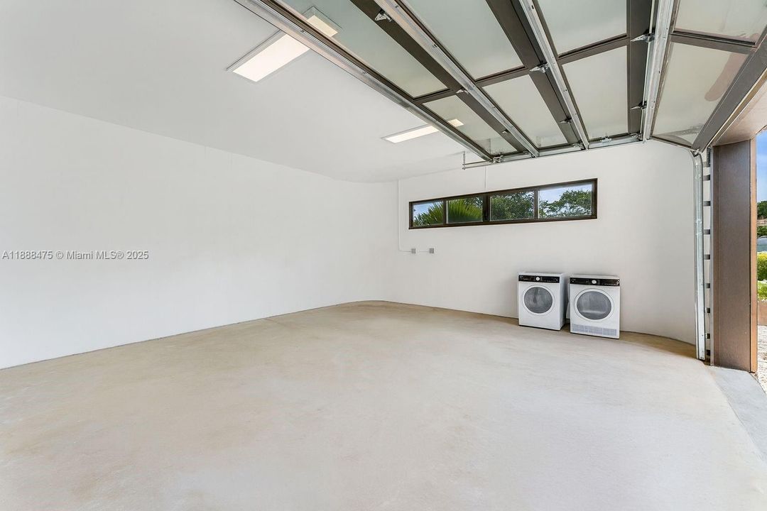 For Sale: $10,770,000 (5 beds, 6 baths, 4875 Square Feet)