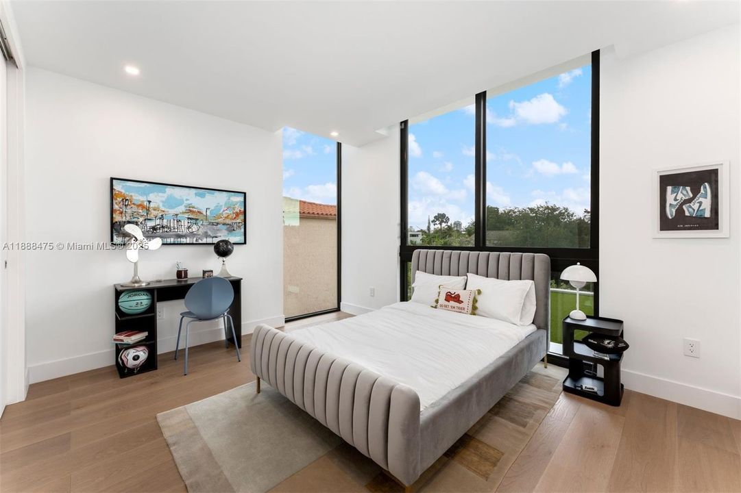 For Sale: $10,770,000 (5 beds, 6 baths, 4875 Square Feet)