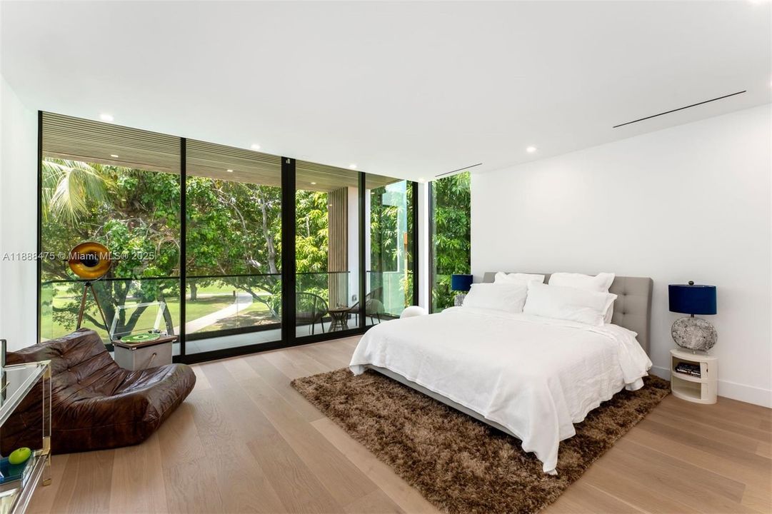 For Sale: $10,770,000 (5 beds, 6 baths, 4875 Square Feet)