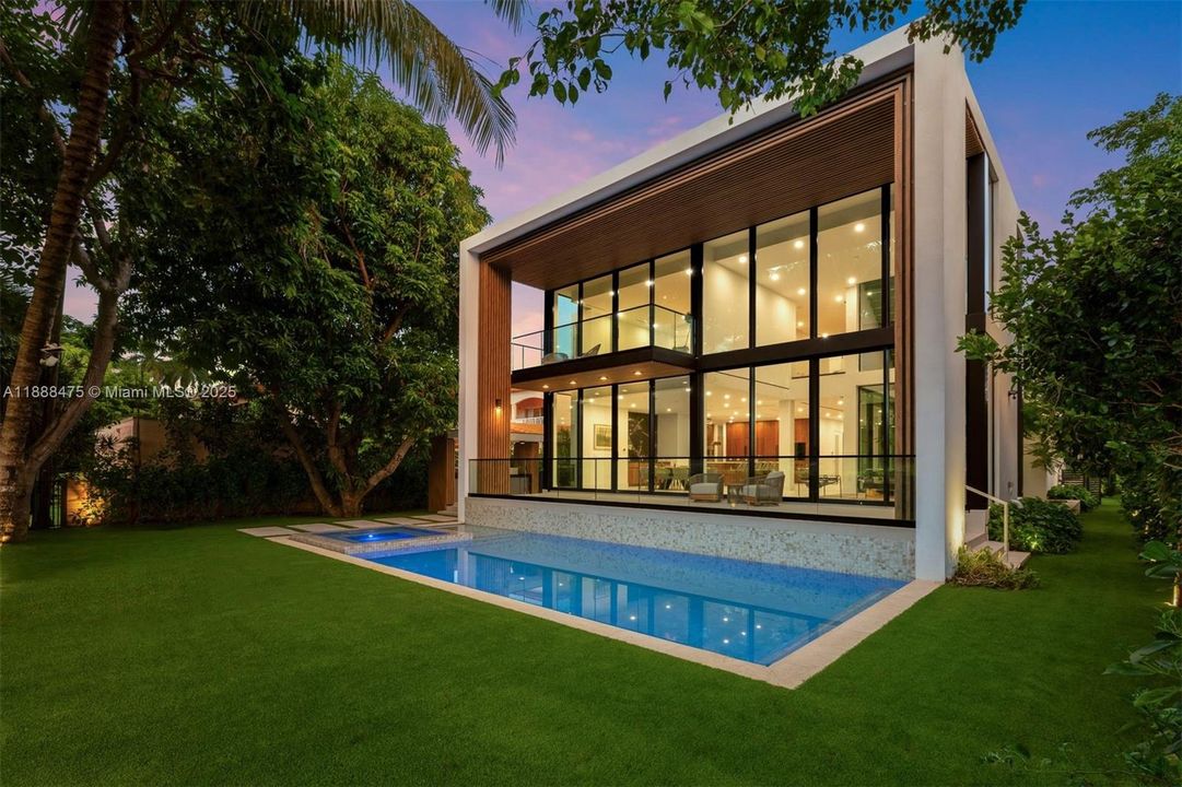 For Sale: $10,770,000 (5 beds, 6 baths, 4875 Square Feet)