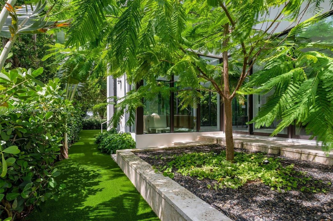 For Sale: $10,770,000 (5 beds, 6 baths, 4875 Square Feet)