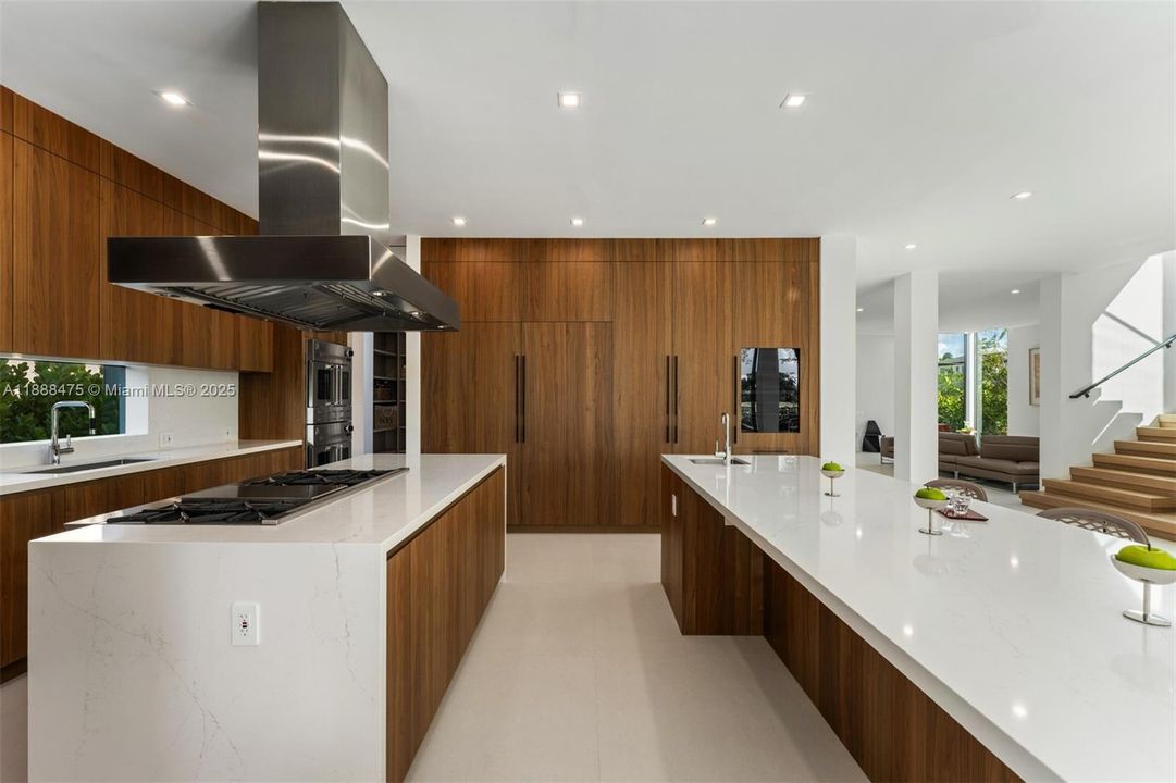 For Sale: $10,770,000 (5 beds, 6 baths, 4875 Square Feet)