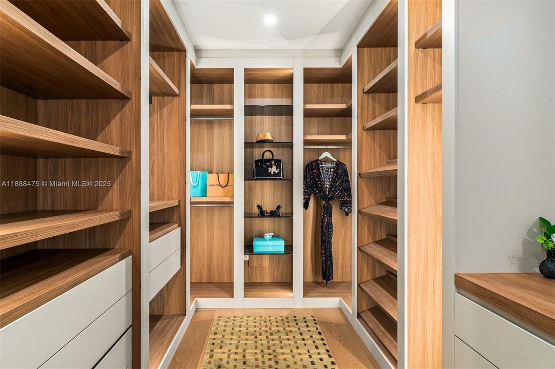 For Sale: $10,770,000 (5 beds, 6 baths, 4875 Square Feet)