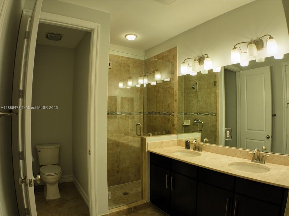 Недавно продано: $635,000 (4 спален, 2 ванн, 1874 Квадратных фут)