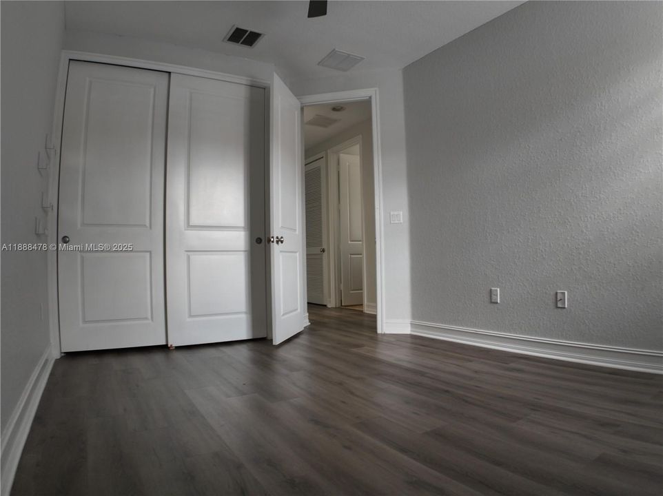 Недавно продано: $635,000 (4 спален, 2 ванн, 1874 Квадратных фут)