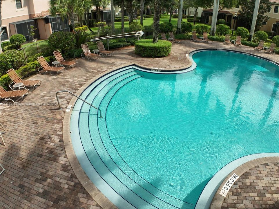 Недавно продано: $635,000 (4 спален, 2 ванн, 1874 Квадратных фут)