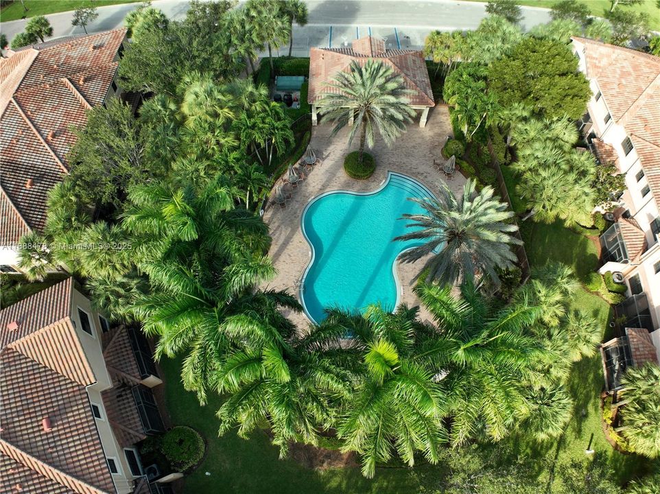 Недавно продано: $635,000 (4 спален, 2 ванн, 1874 Квадратных фут)