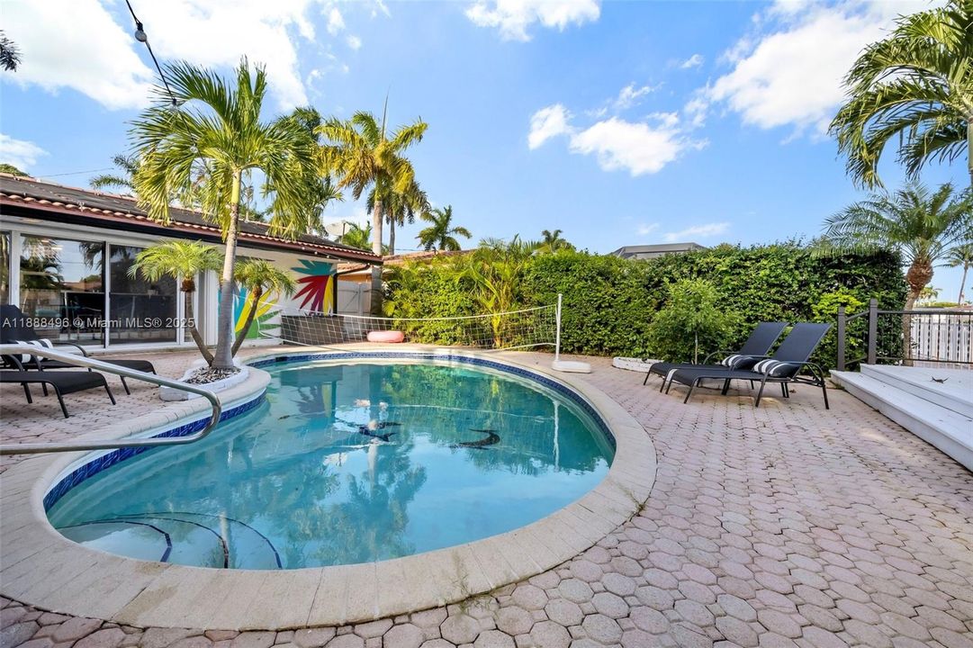 For Sale: $1,200,000 (4 beds, 3 baths, 2098 Square Feet)