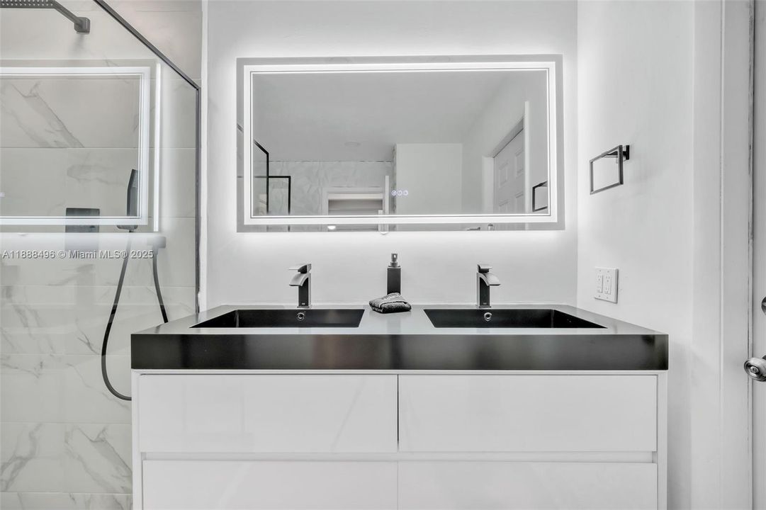 For Sale: $1,200,000 (4 beds, 3 baths, 2098 Square Feet)