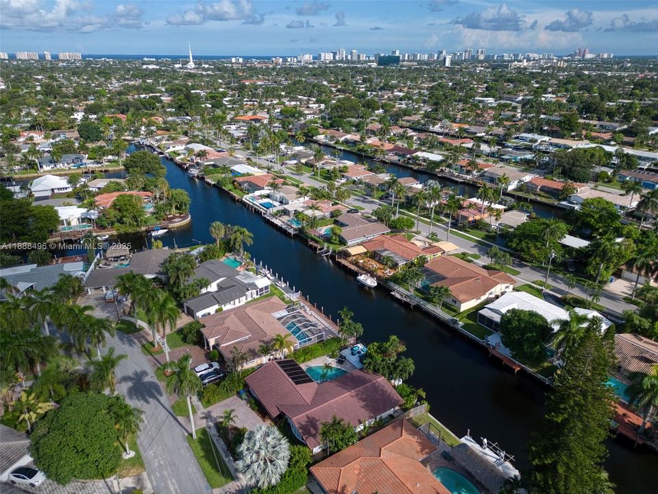 For Sale: $1,200,000 (4 beds, 3 baths, 2098 Square Feet)