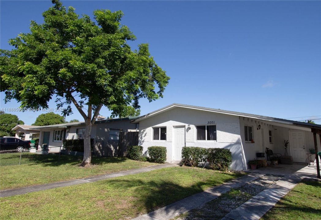 Недавно продано: $310,000 (3 спален, 1 ванн, 912 Квадратных фут)