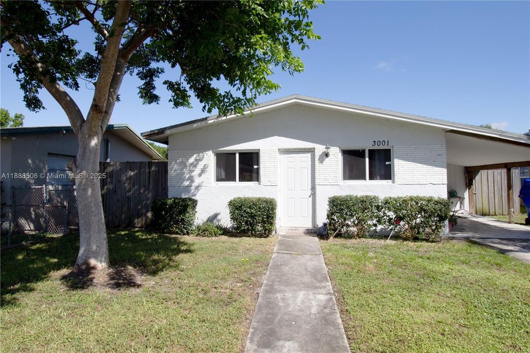 Недавно продано: $310,000 (3 спален, 1 ванн, 912 Квадратных фут)