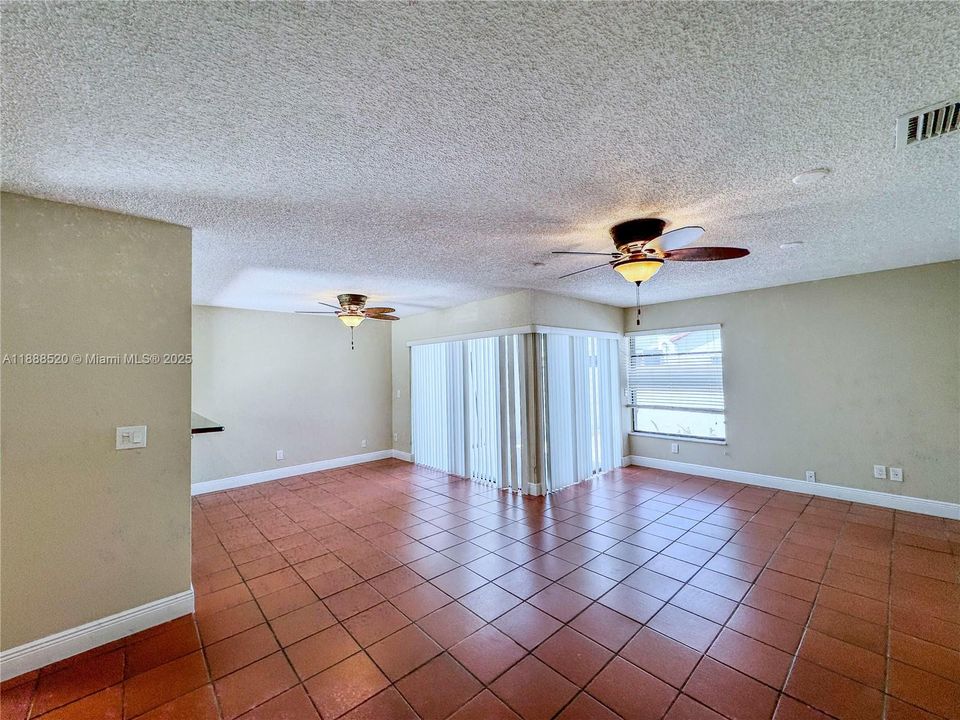 Recently Rented: $2,595 (2 beds, 2 baths, 1117 Square Feet)