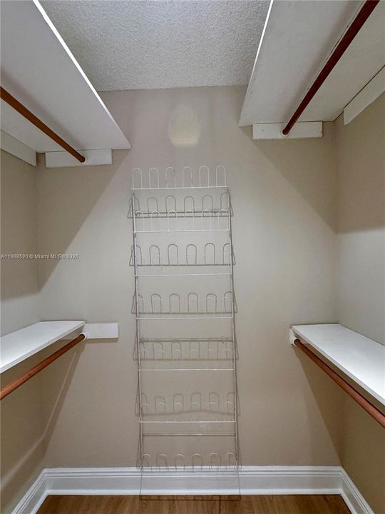 Recently Rented: $2,595 (2 beds, 2 baths, 1117 Square Feet)