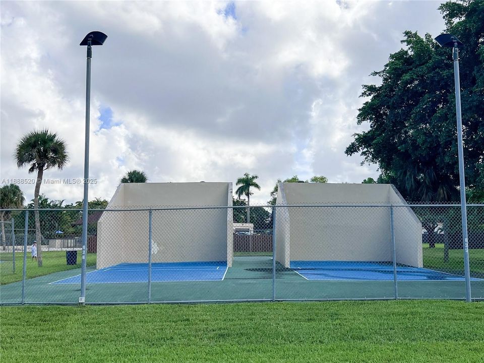 Recently Rented: $2,595 (2 beds, 2 baths, 1117 Square Feet)