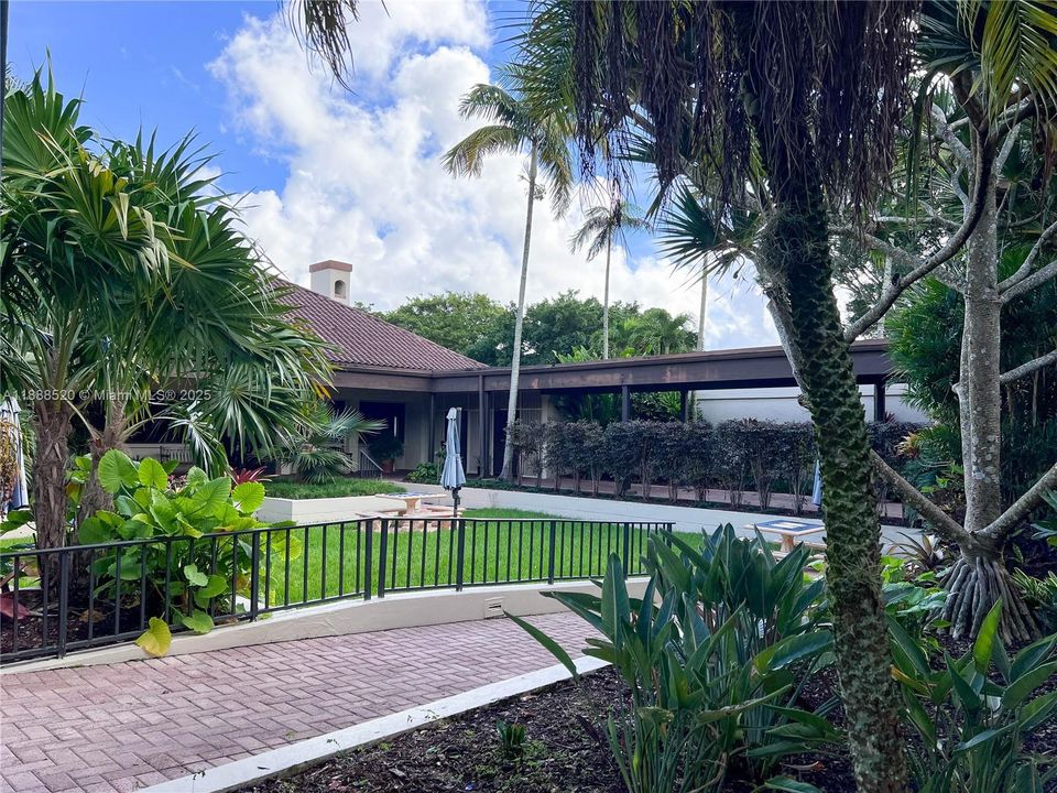 Recently Rented: $2,595 (2 beds, 2 baths, 1117 Square Feet)