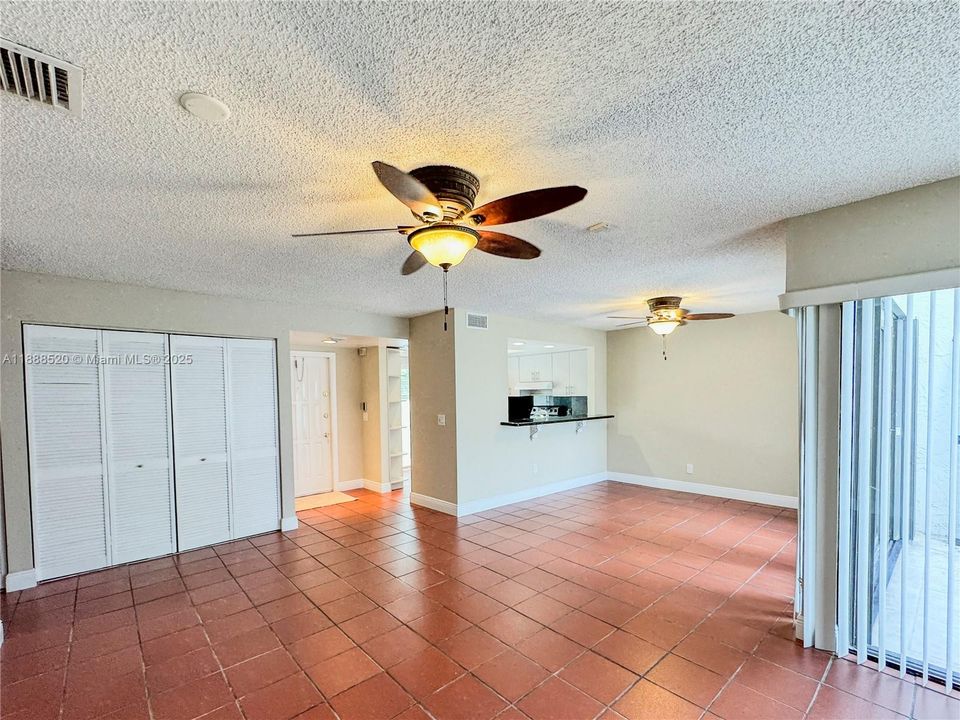 Recently Rented: $2,595 (2 beds, 2 baths, 1117 Square Feet)