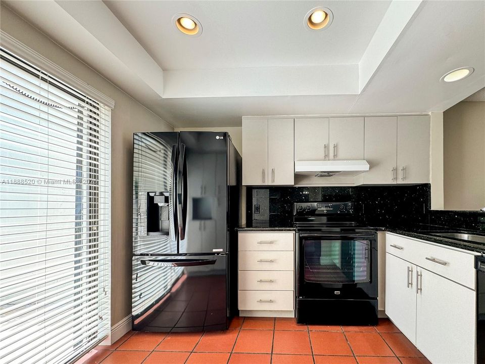 Recently Rented: $2,595 (2 beds, 2 baths, 1117 Square Feet)