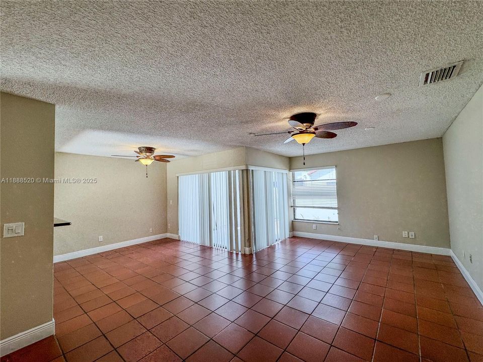 Recently Rented: $2,595 (2 beds, 2 baths, 1117 Square Feet)