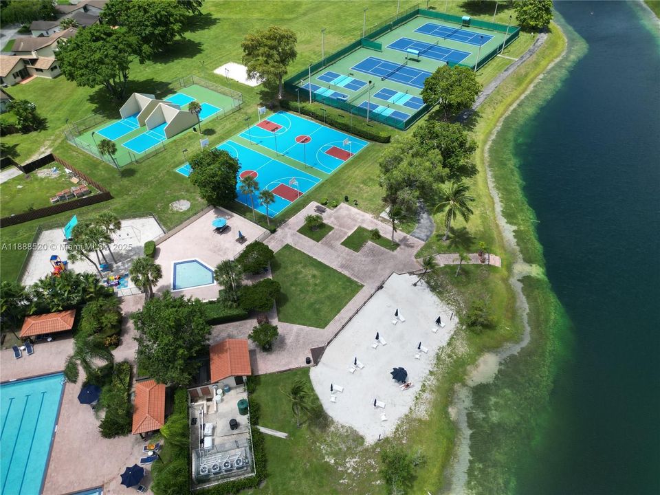 Recently Rented: $2,595 (2 beds, 2 baths, 1117 Square Feet)