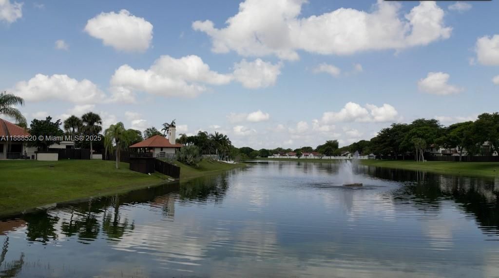 Recently Rented: $2,595 (2 beds, 2 baths, 1117 Square Feet)