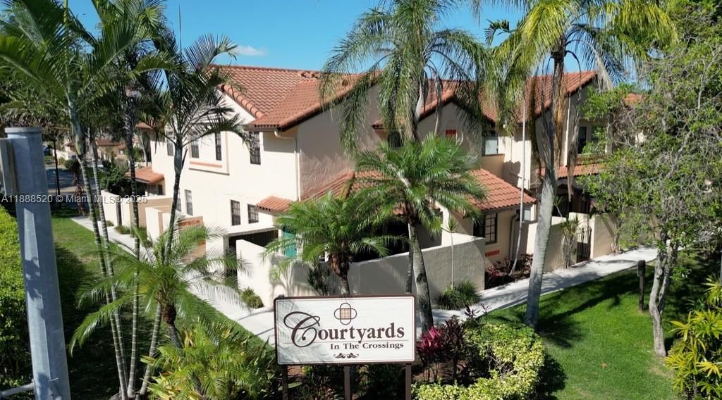 Recently Rented: $2,595 (2 beds, 2 baths, 1117 Square Feet)