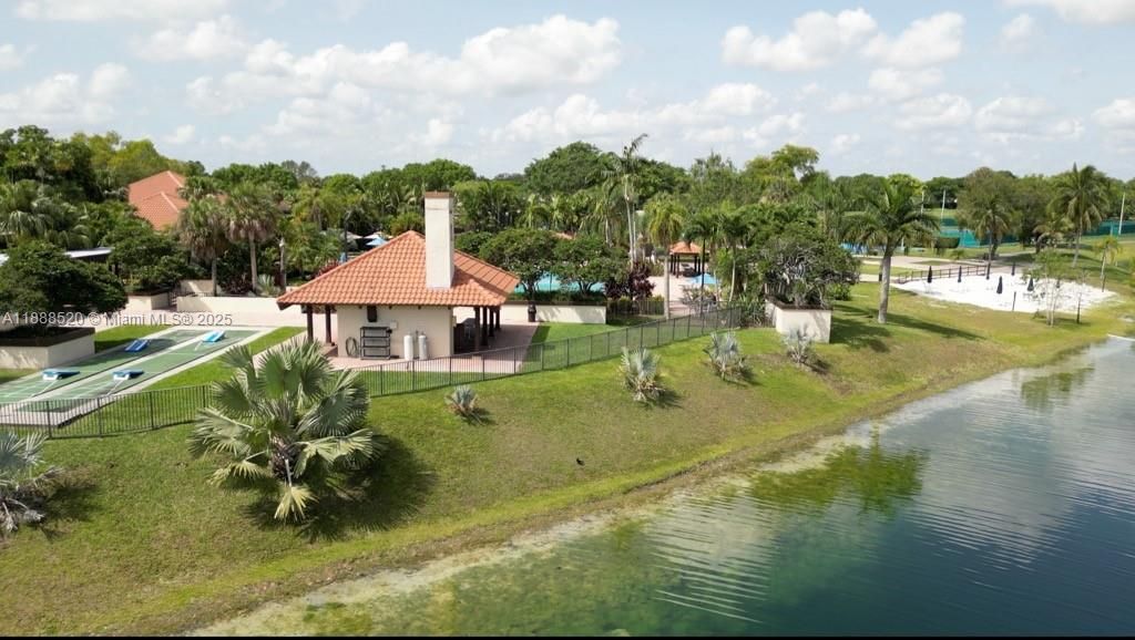 Recently Rented: $2,595 (2 beds, 2 baths, 1117 Square Feet)